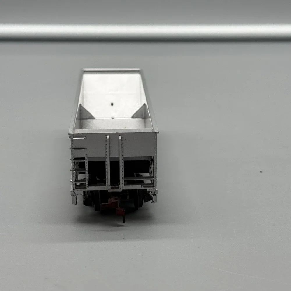 Vintage HO Scale Virginian 2 bay Operating Hopper #2106